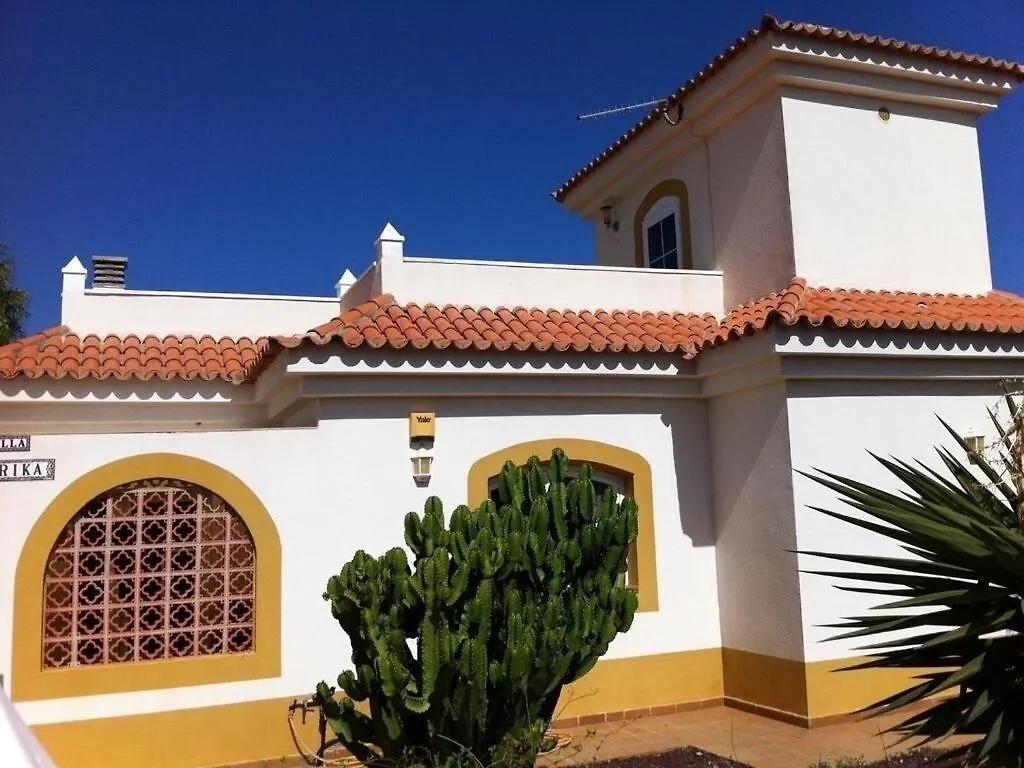 Villa Dwarika, Home Away From Home - Private Heated Pool 칼레타데푸스테