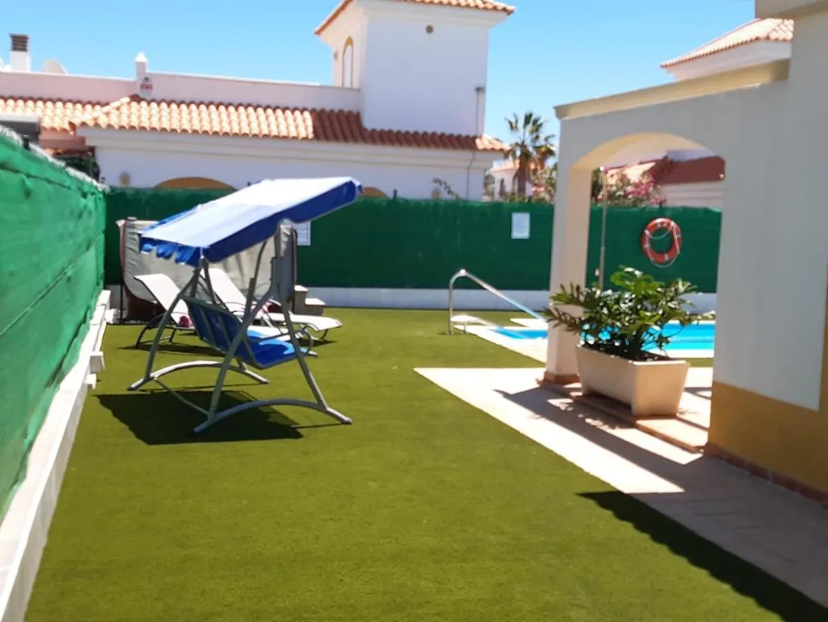 Villa Dwarika, Home Away From Home - Private Heated Pool 科斯塔卡莱塔 0*,  西班牙
