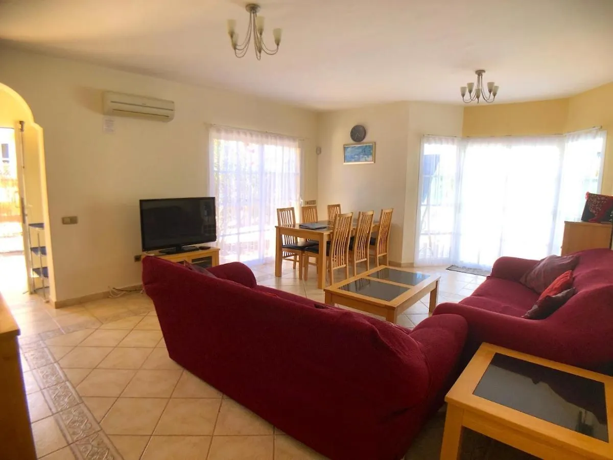 Villa Dwarika, Home Away From Home - Private Heated Pool Caleta De Fuste
